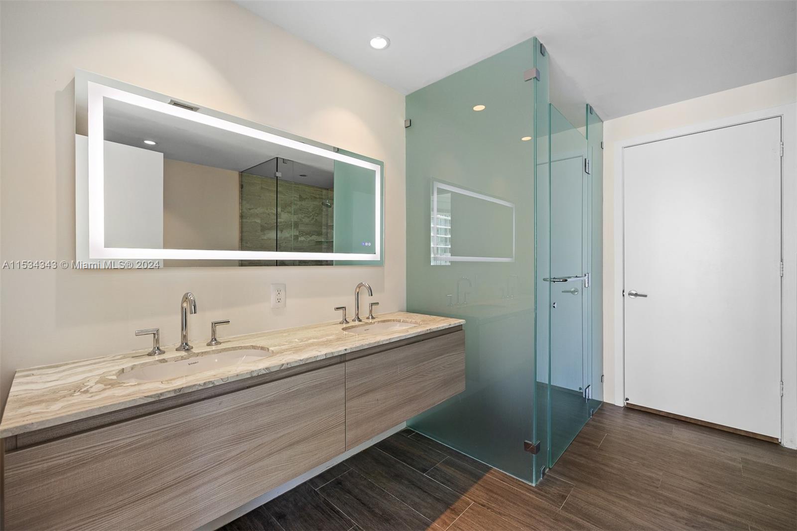 2900 NE 7th Ave # 4001