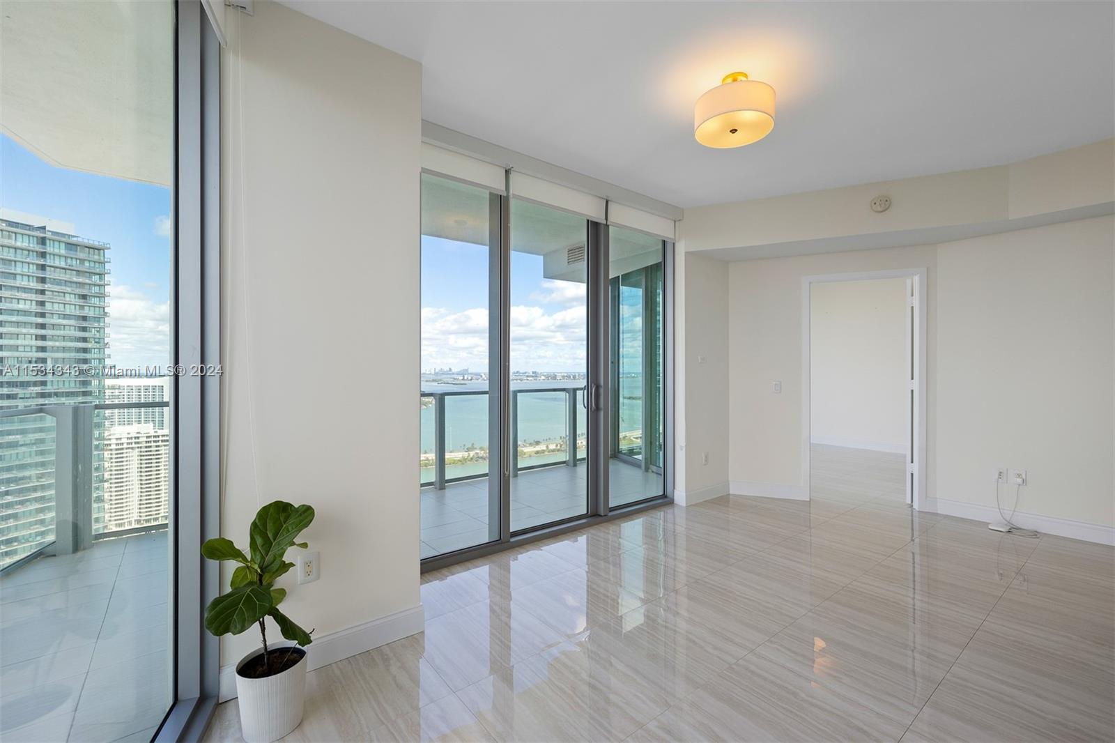 2900 NE 7th Ave # 4001