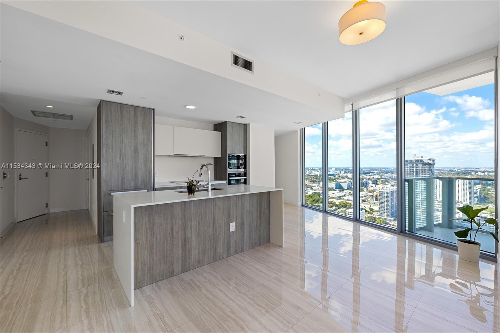 2900 NE 7th Ave # 4001