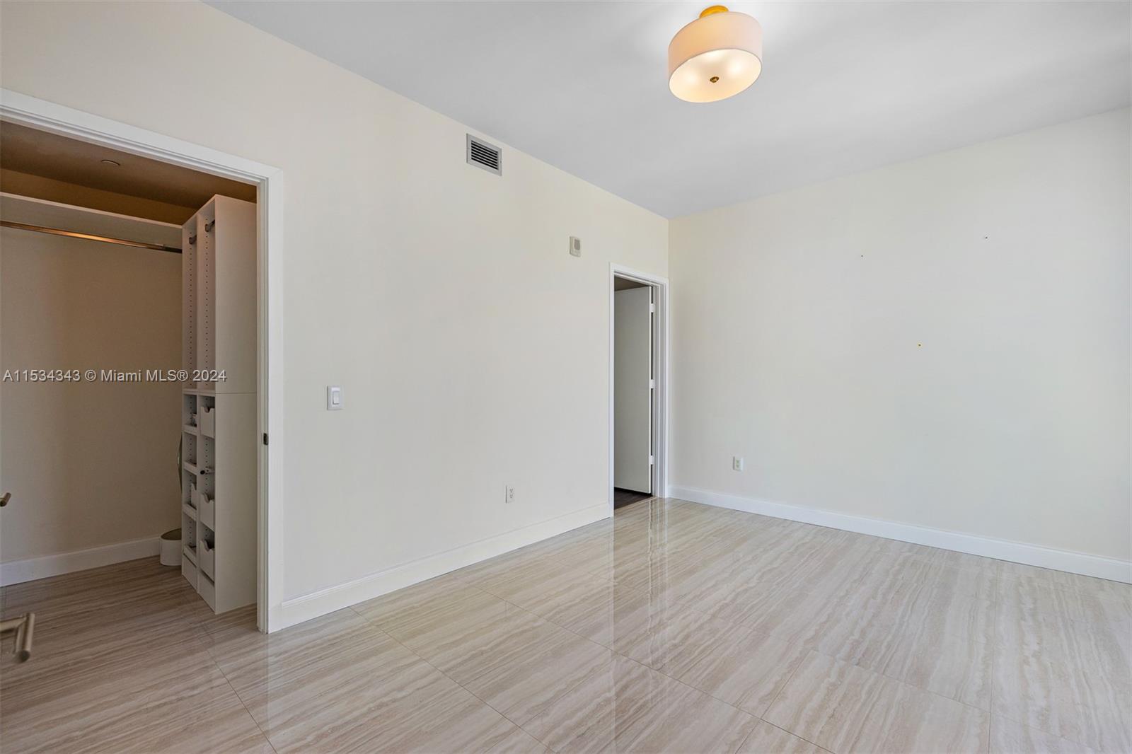 2900 NE 7th Ave # 4001