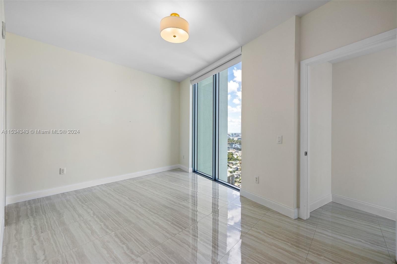 2900 NE 7th Ave # 4001