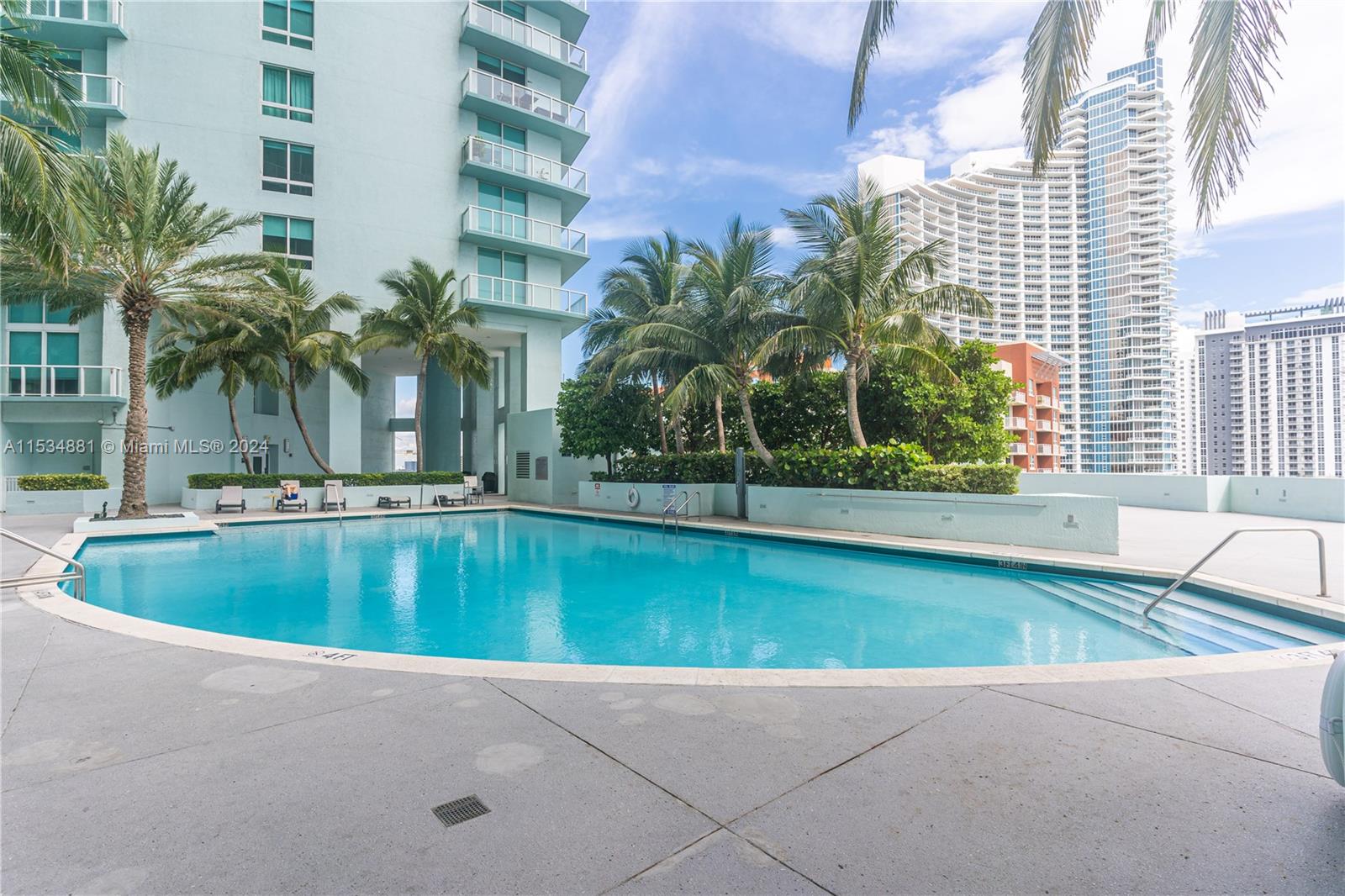 1900 N Bayshore Dr # 2003