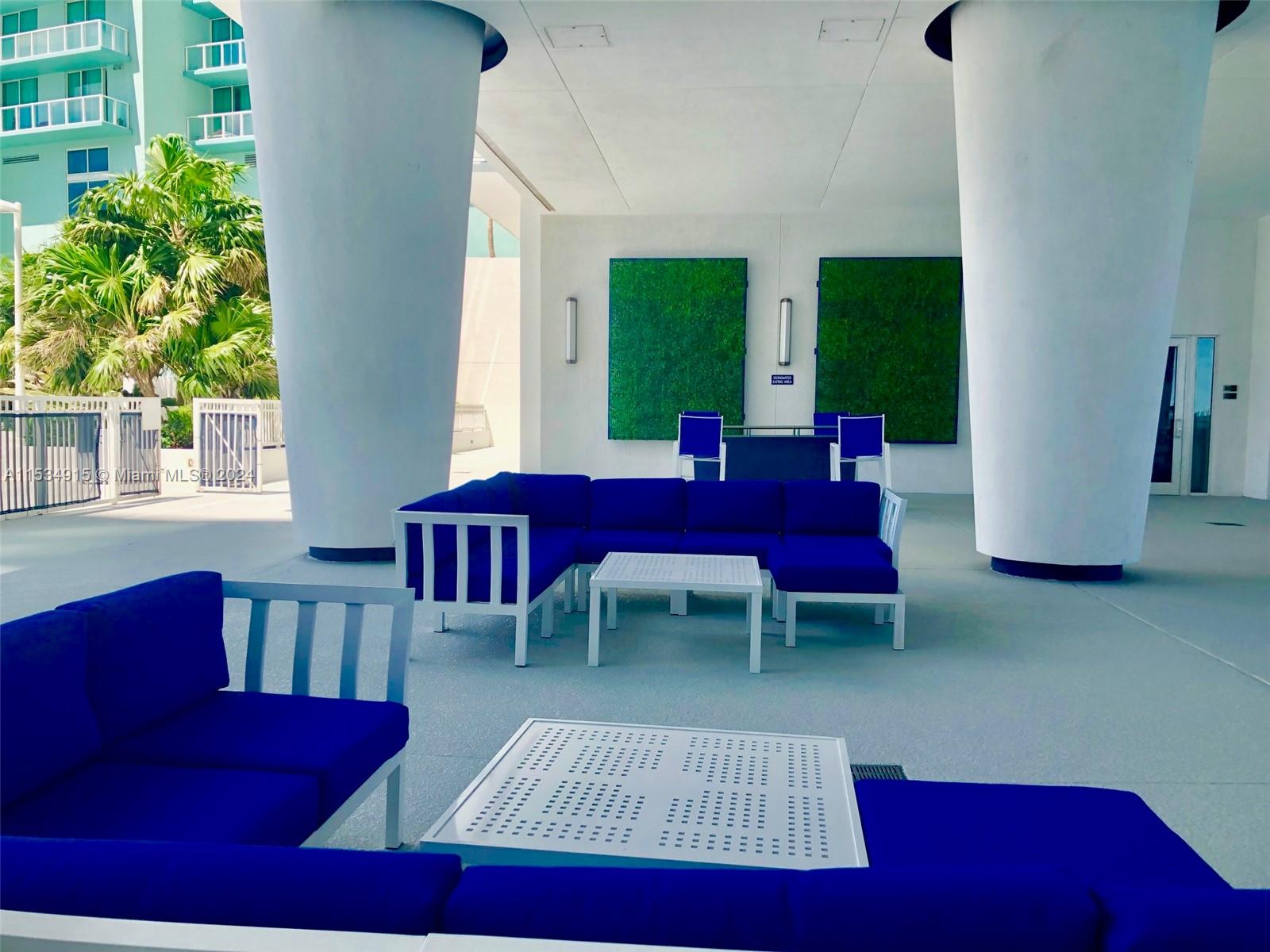 1800 N Bayshore Dr # 2109