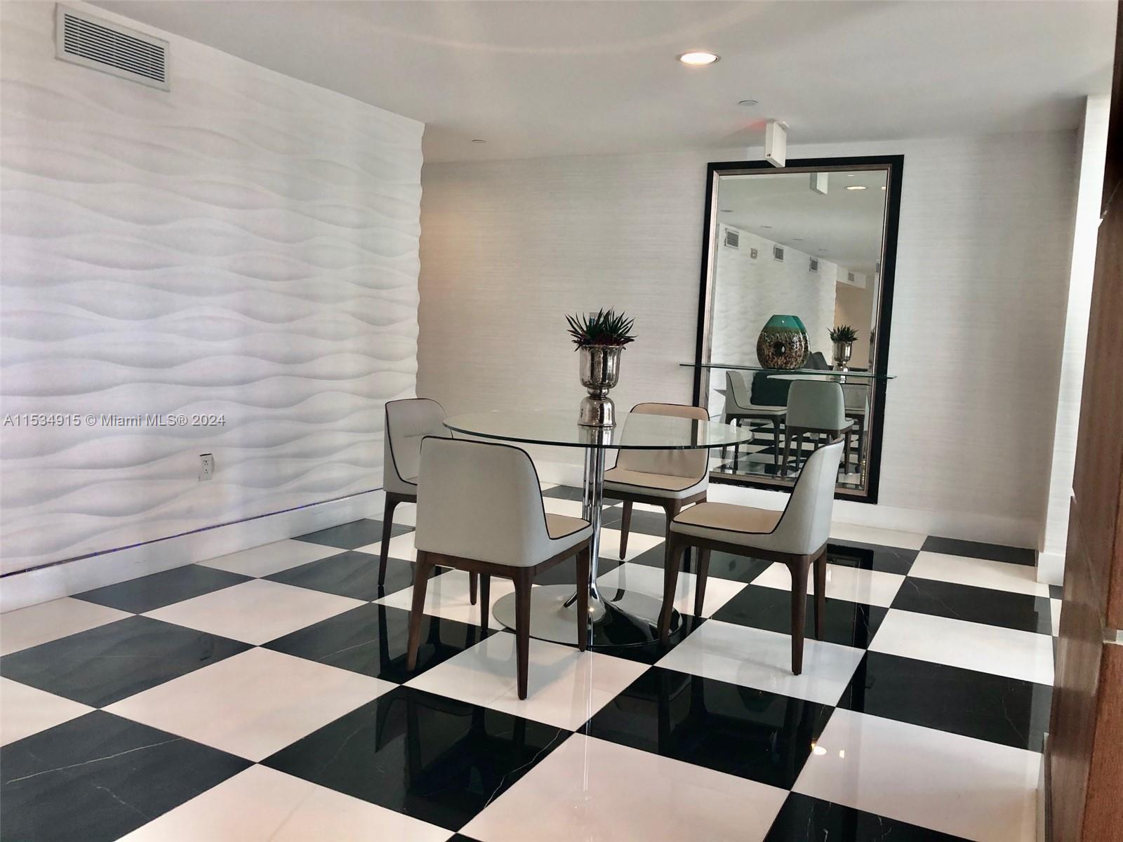 1800 N Bayshore Dr # 2109