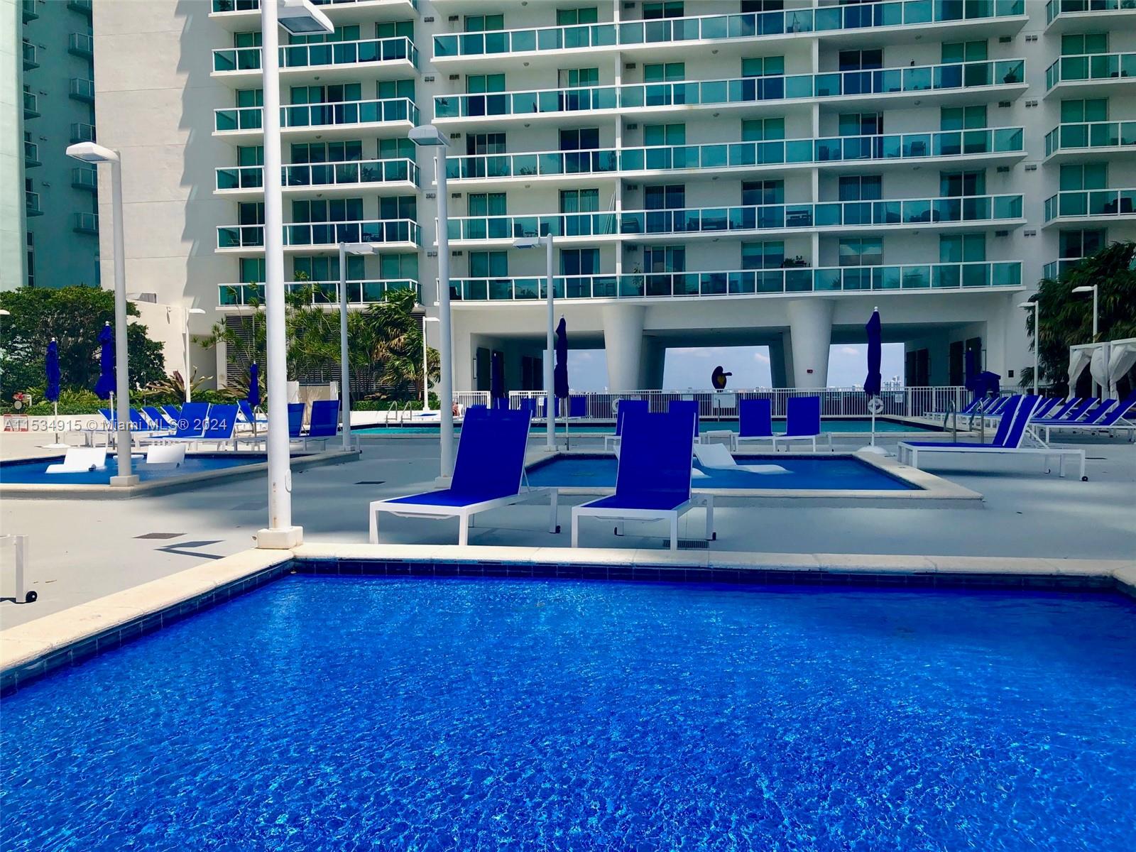 1800 N Bayshore Dr # 2109