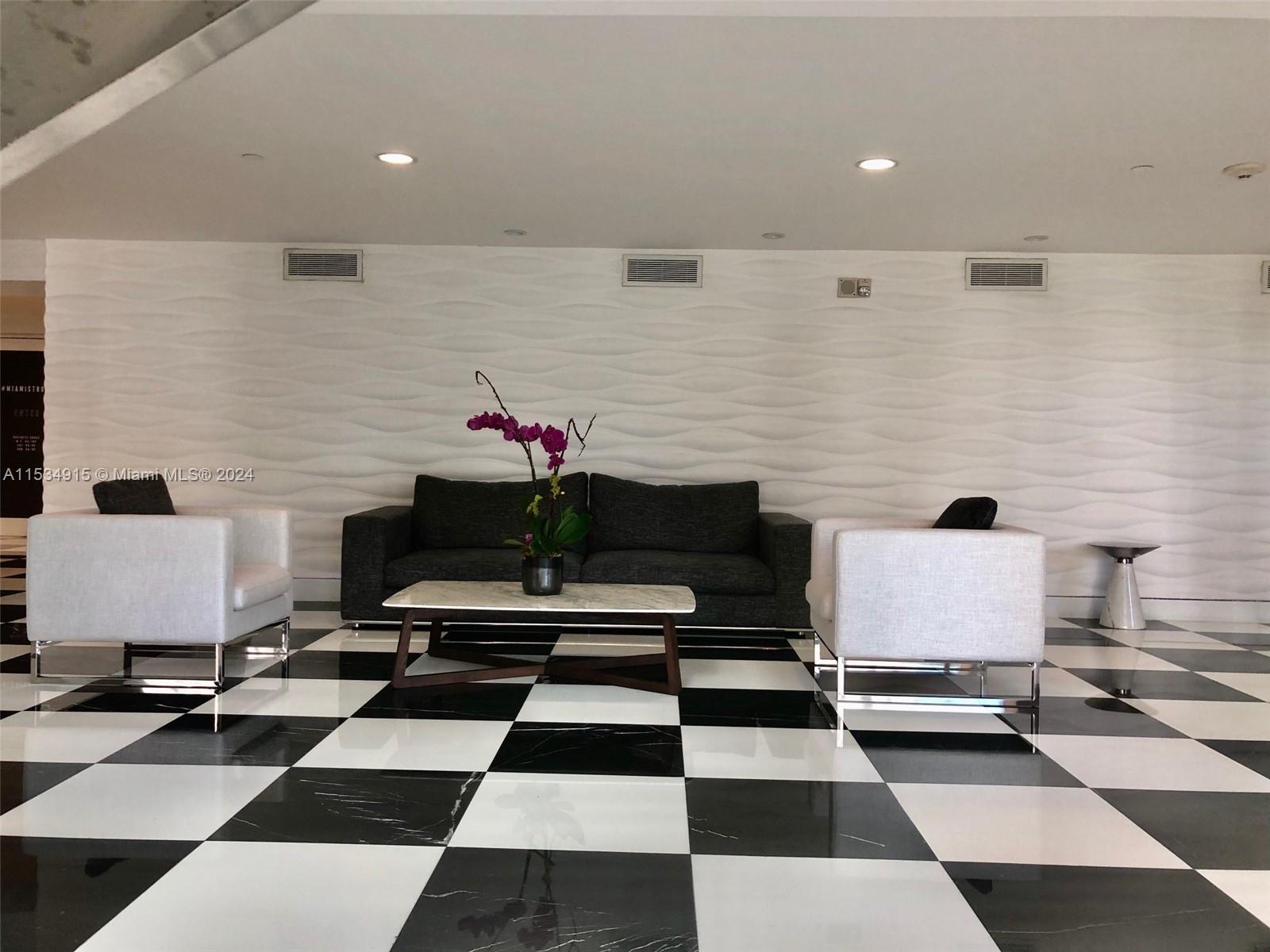 1800 N Bayshore Dr # 2109