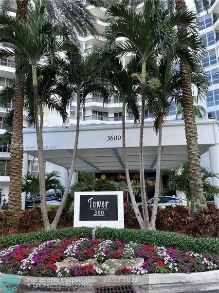 3600 Mystic Pointe Dr # 1404