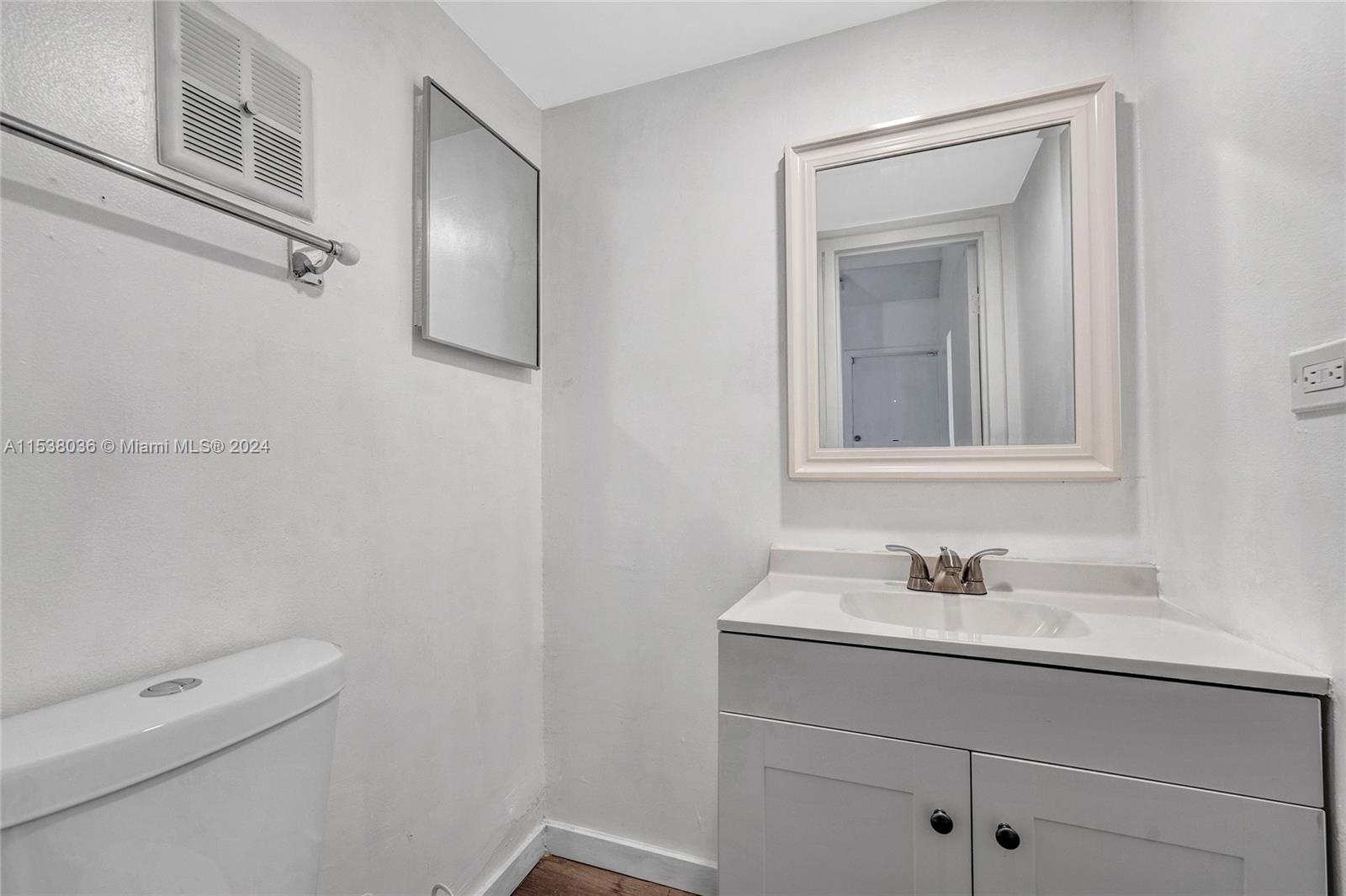 3004 W Missionwood Ln # 4 Unit: B-4