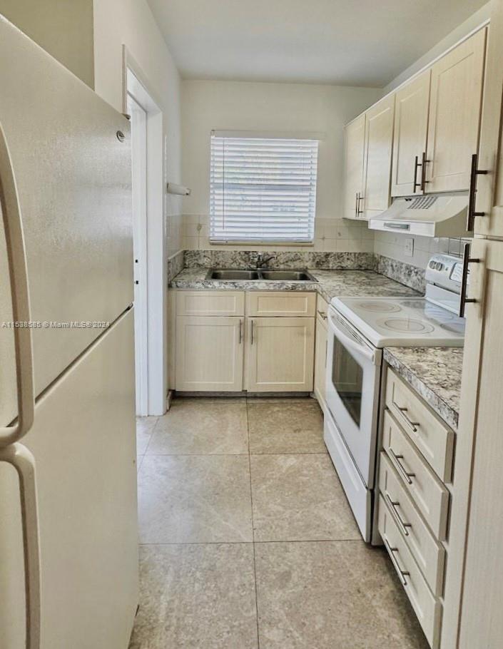 270 Layne Blvd # 202