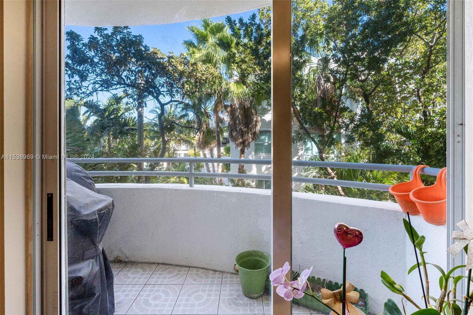 9156 Collins Ave # 208