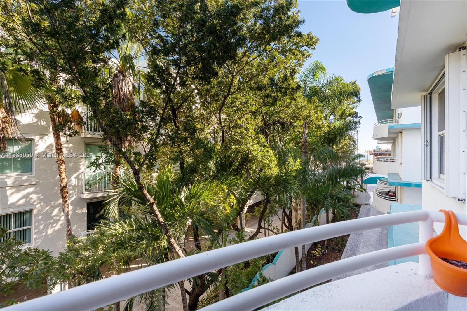 9156 Collins Ave # 208