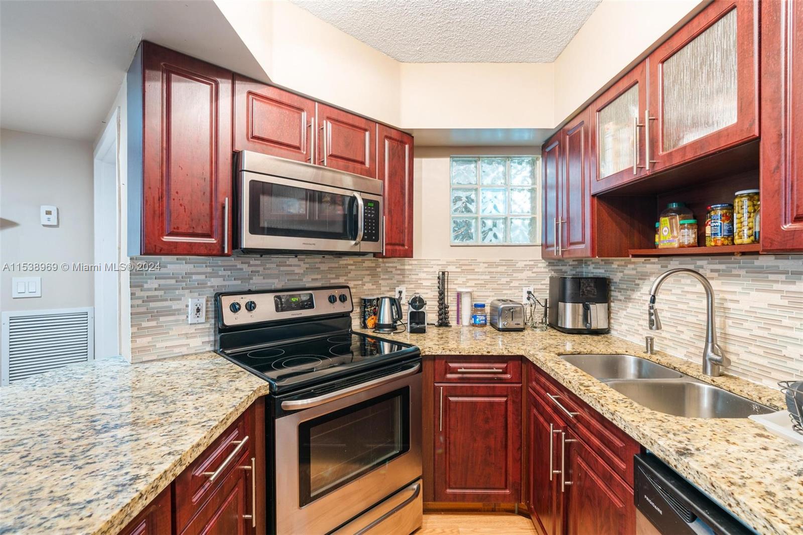 9156 Collins Ave # 208