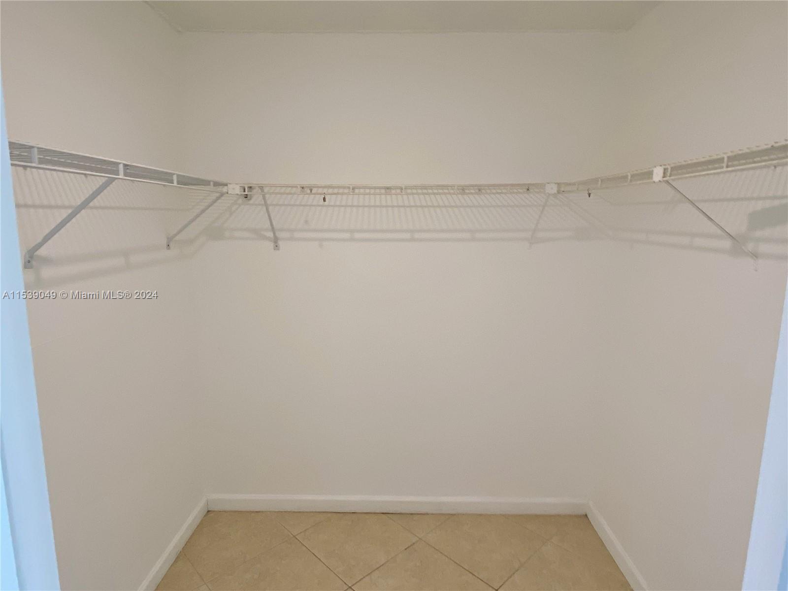 3800 S Ocean Dr # 611