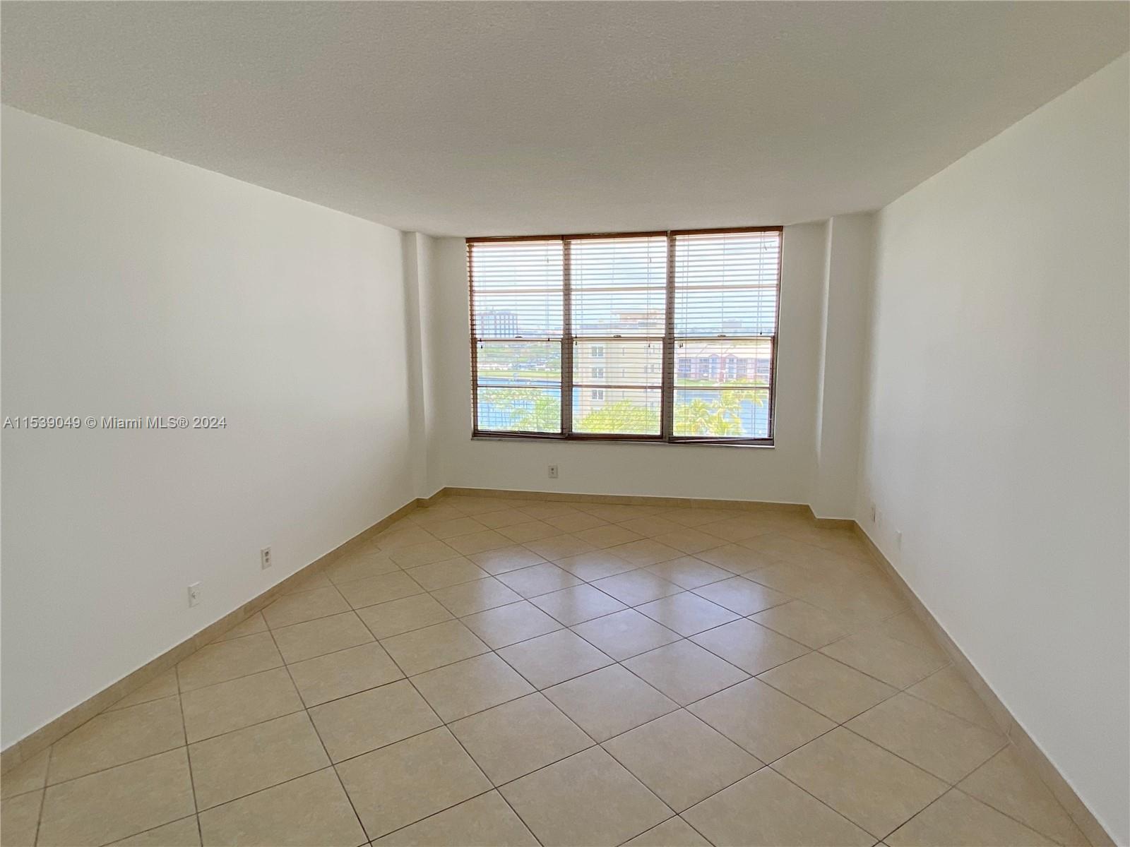 3800 S Ocean Dr # 611