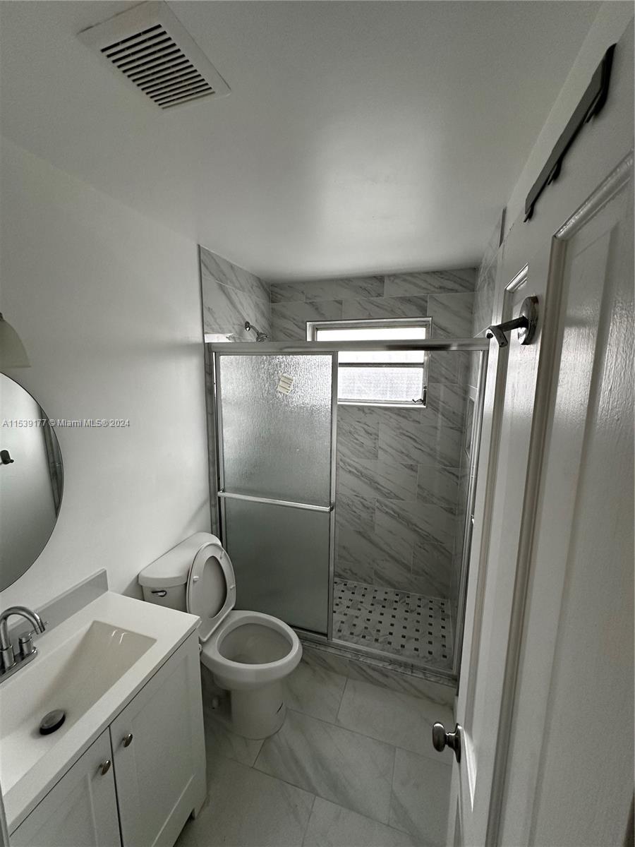 6895 SW 39th Unit: -