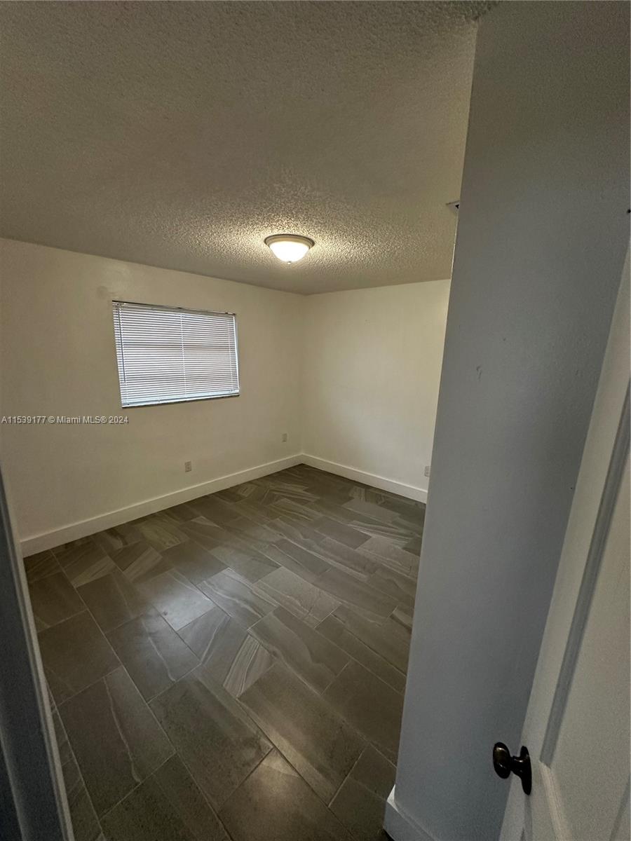 6895 SW 39th Unit: -