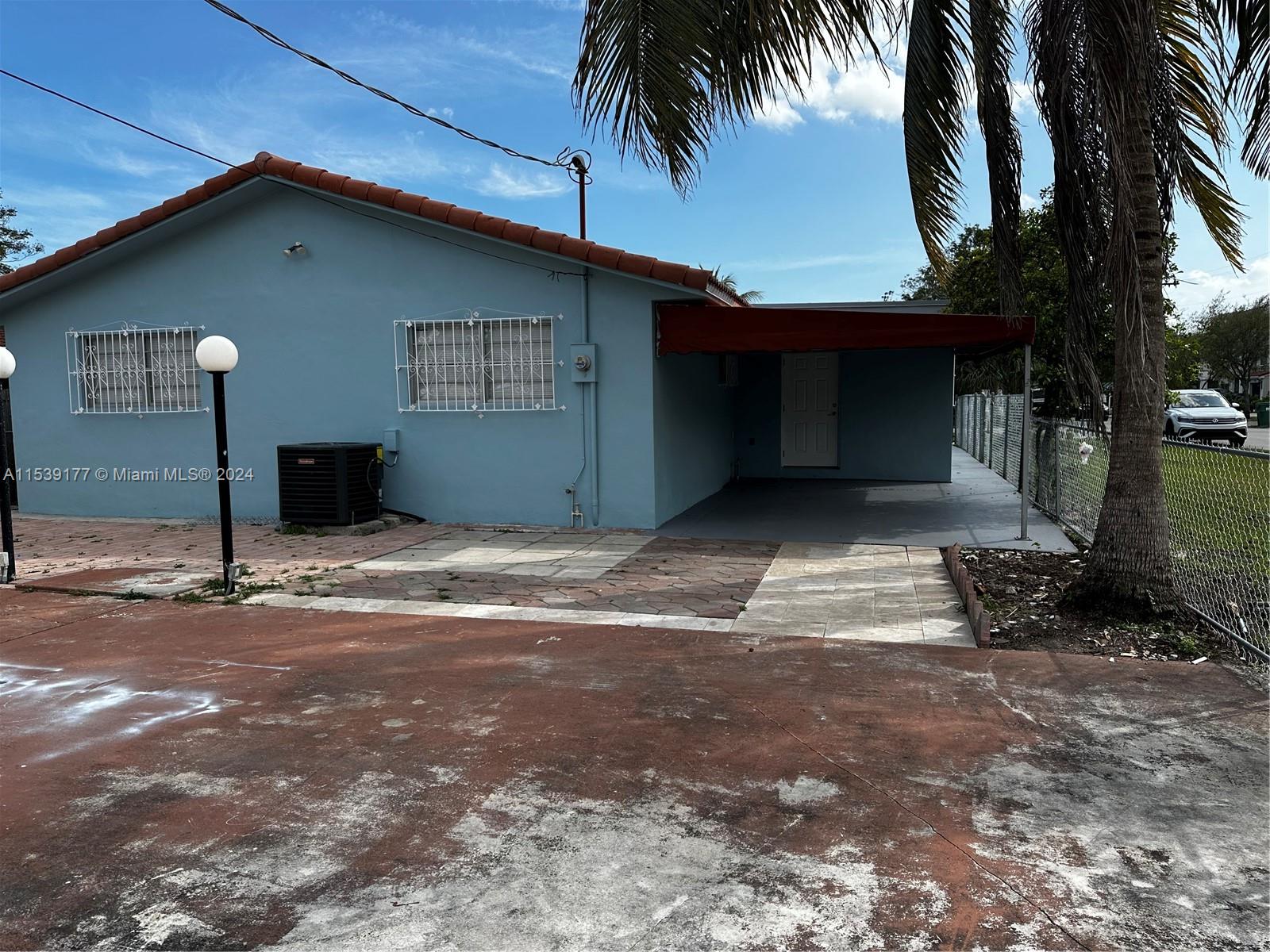 6895 SW 39th Unit: -