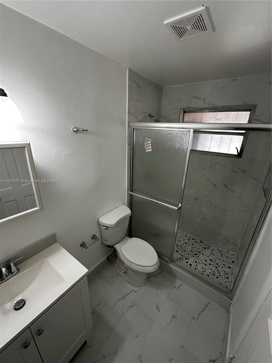 6895 SW 39th Unit: -