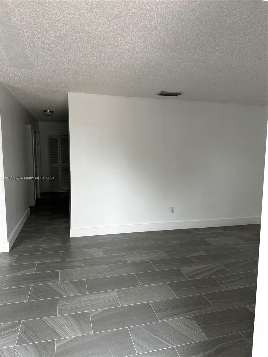 6895 SW 39th Unit: -