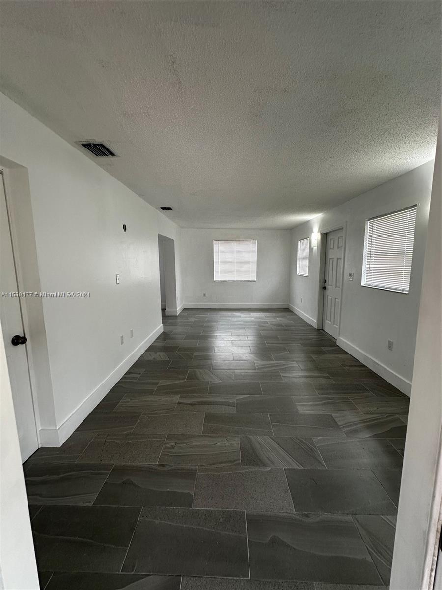 6895 SW 39th Unit: -