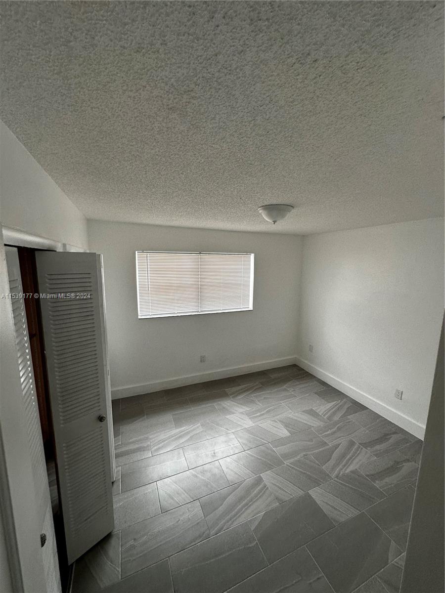 6895 SW 39th Unit: -