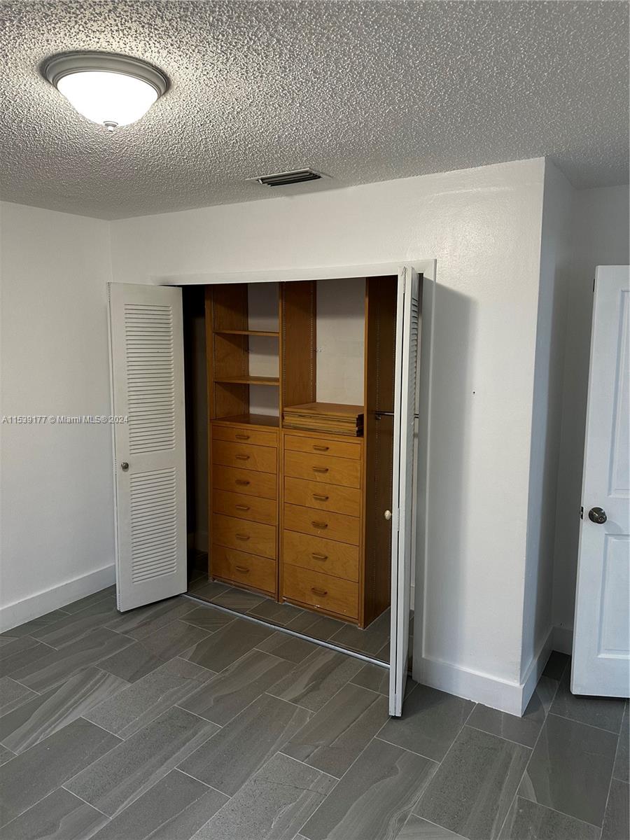 6895 SW 39th Unit: -