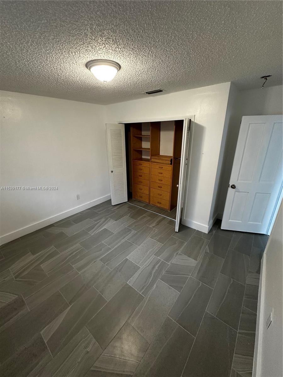 6895 SW 39th Unit: -