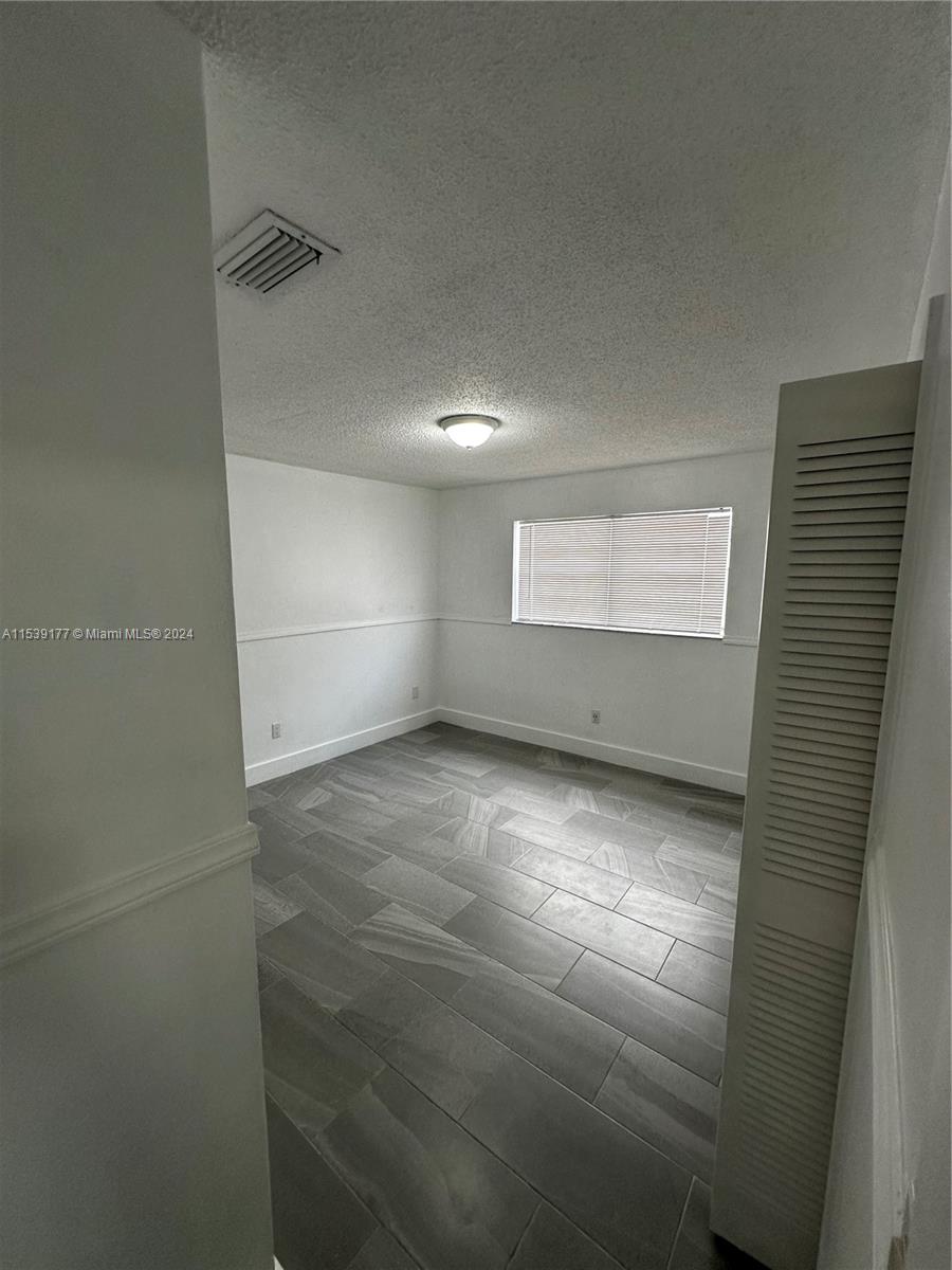 6895 SW 39th Unit: -