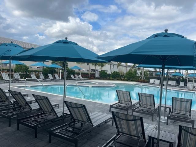 2606 SE 10th St # 2606