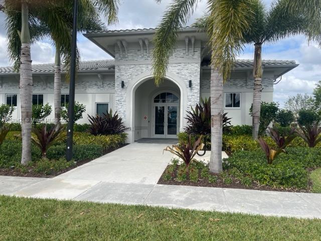 2606 SE 10th St # 2606