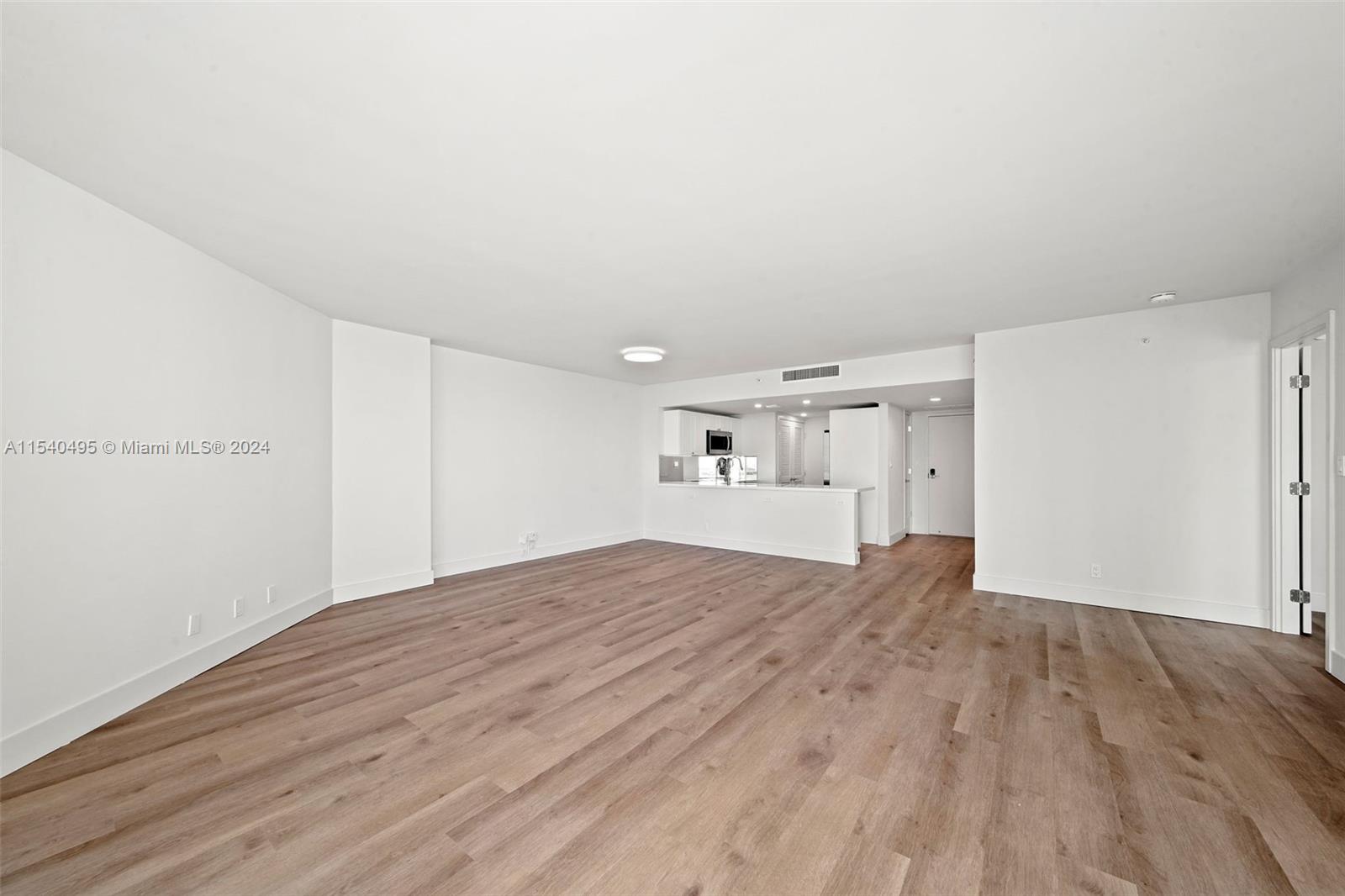 555 NE 34th St # 1911