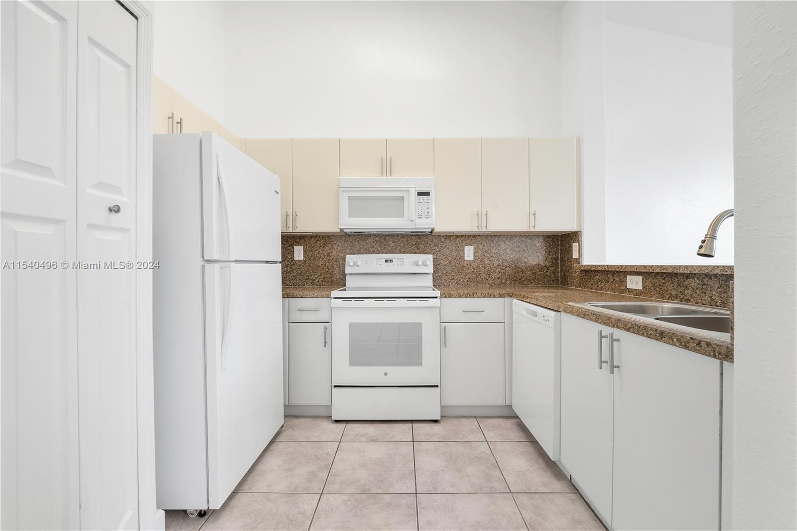 2731 SE 17th Ave # 211