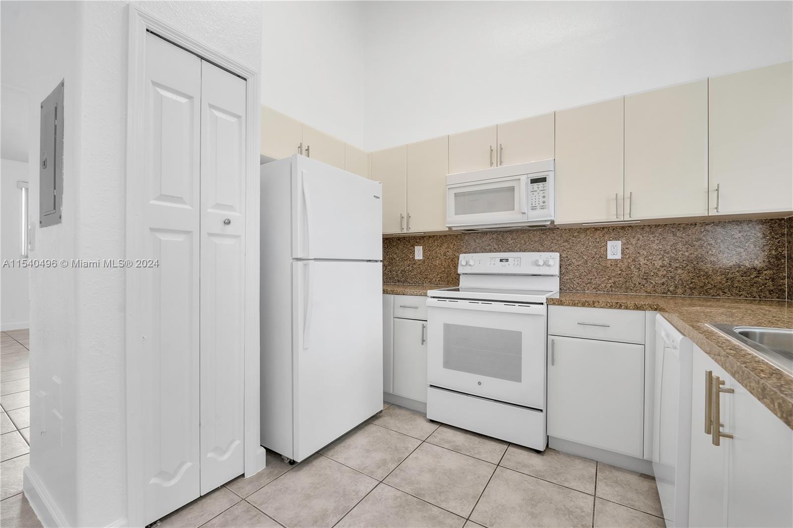 2731 SE 17th Ave # 211