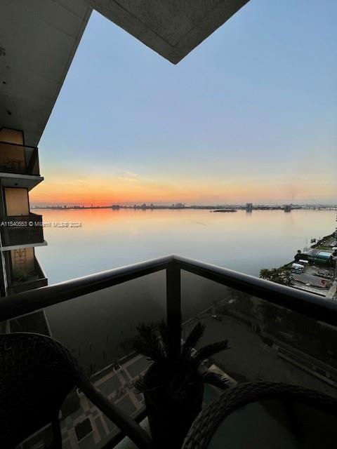 600 NE 36th St # 2012