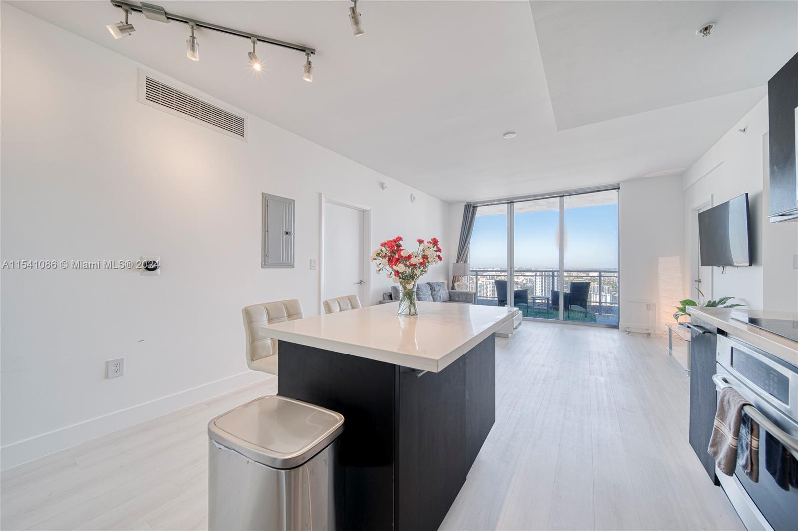 90 SW 3rd St # 3607
