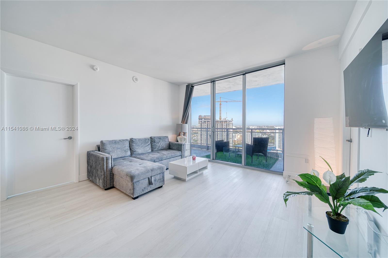 90 SW 3rd St # 3607