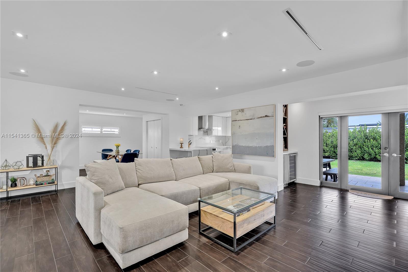 7749 SW 34th Ter