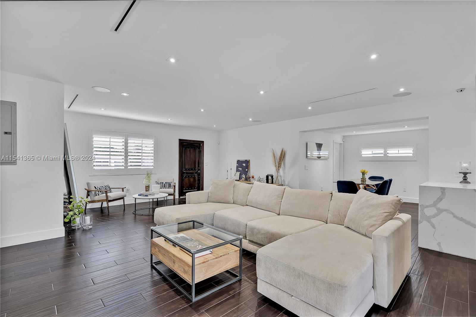 7749 SW 34th Ter
