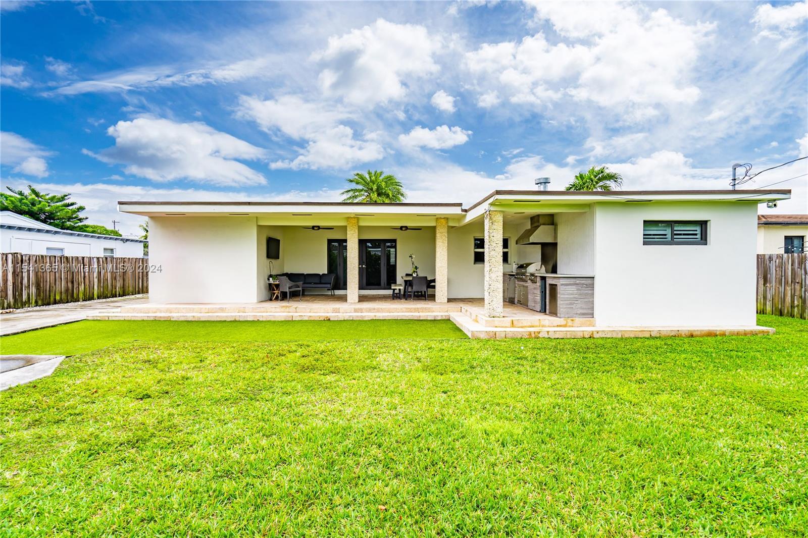 7749 SW 34th Ter