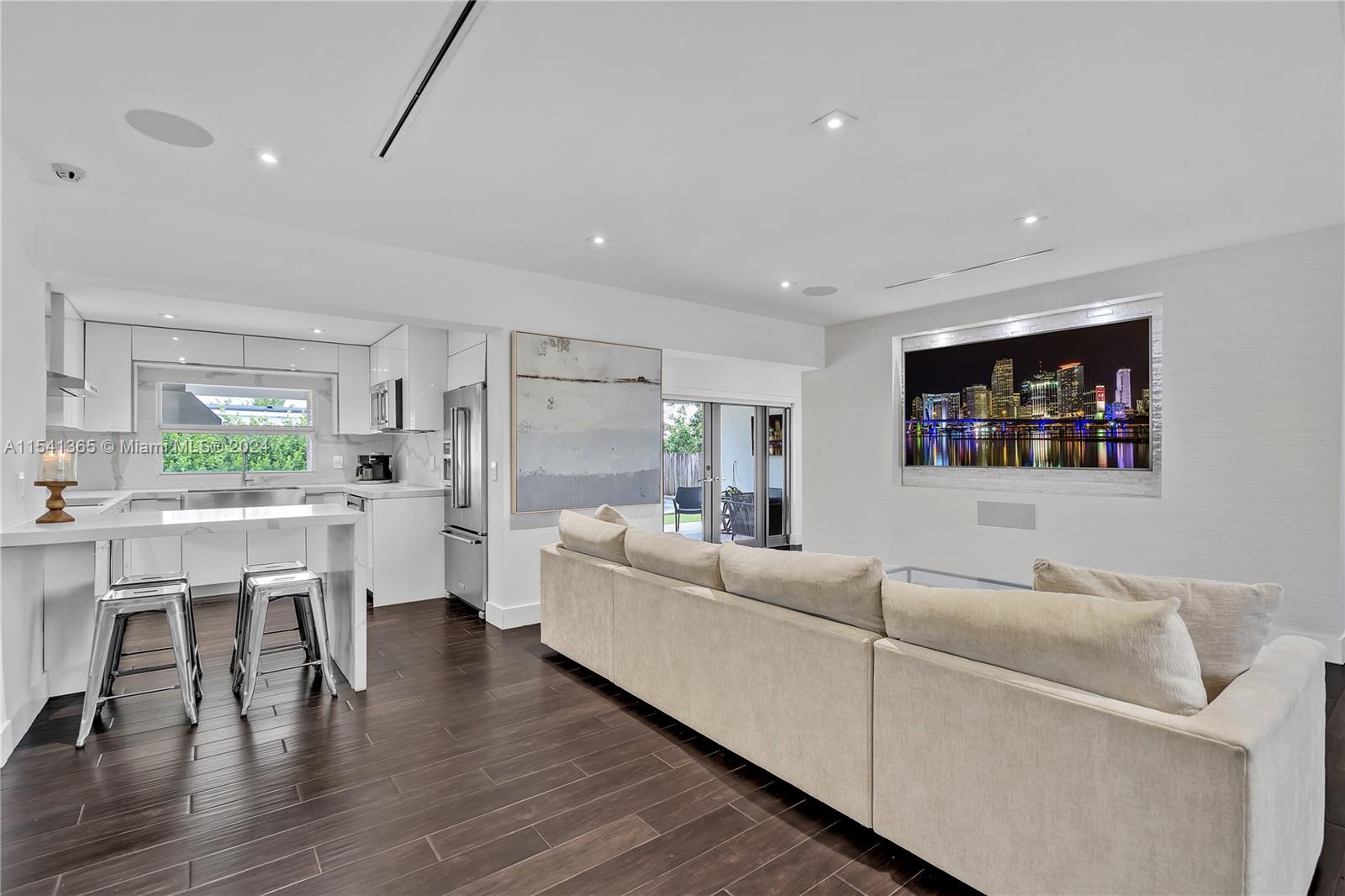 7749 SW 34th Ter
