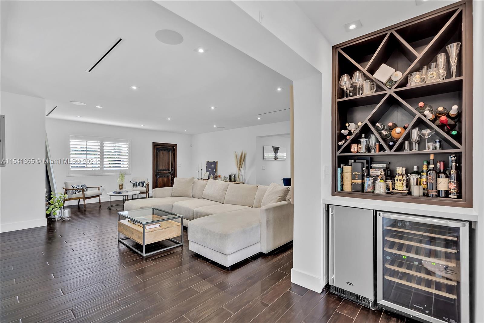 7749 SW 34th Ter