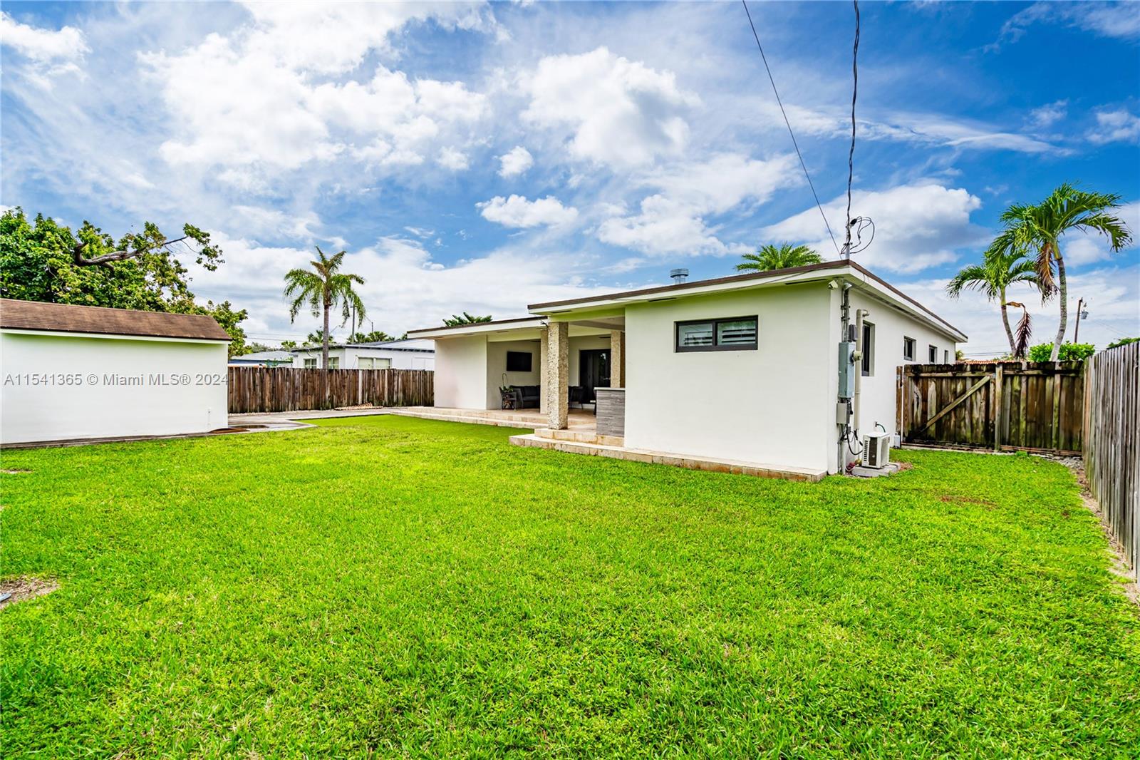 7749 SW 34th Ter