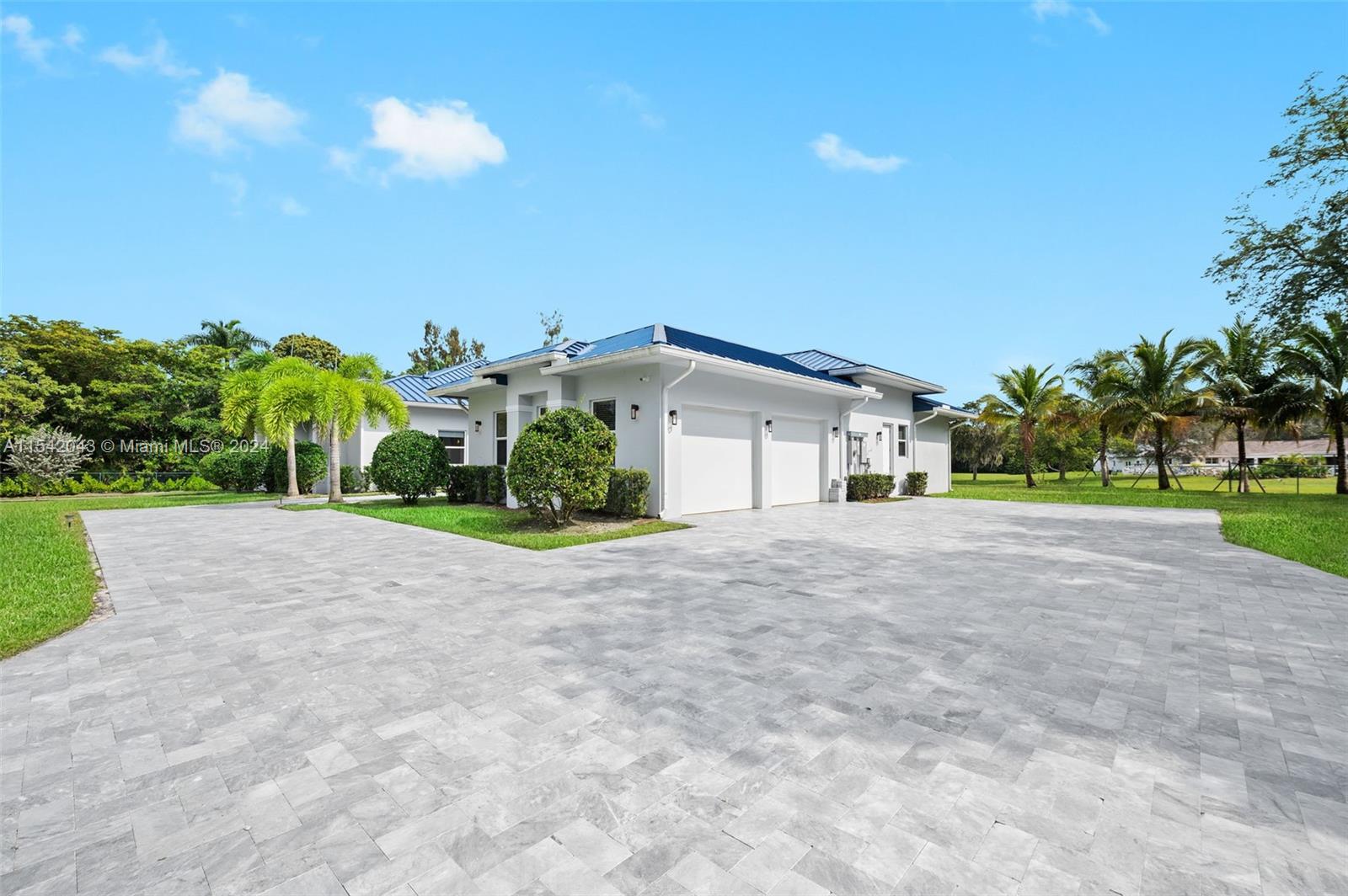 2400 SW 112th Ave