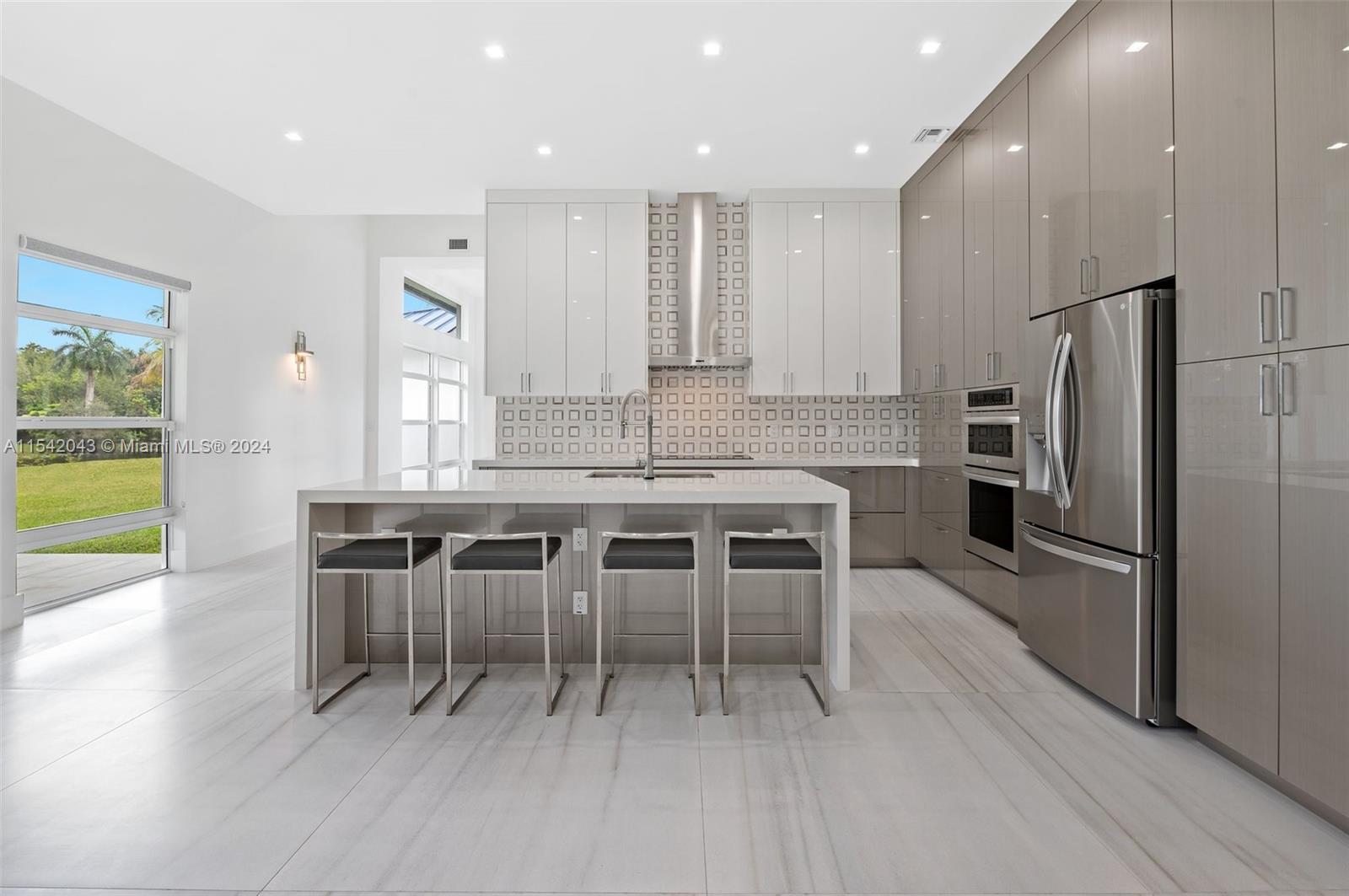 2400 SW 112th Ave