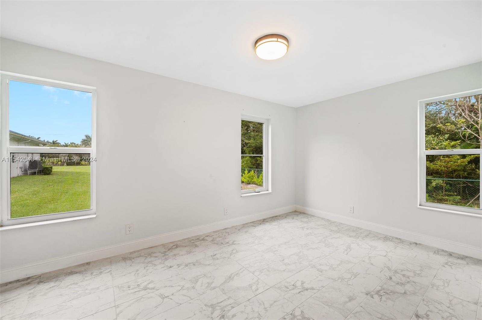 2400 SW 112th Ave