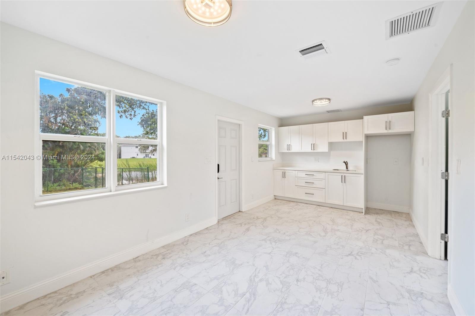 2400 SW 112th Ave
