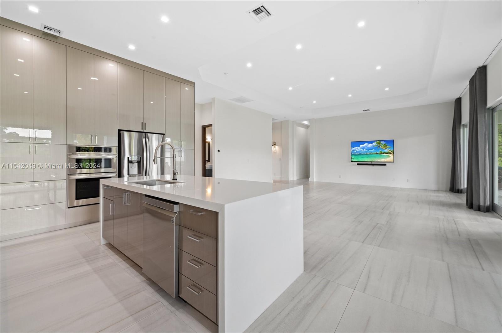 2400 SW 112th Ave