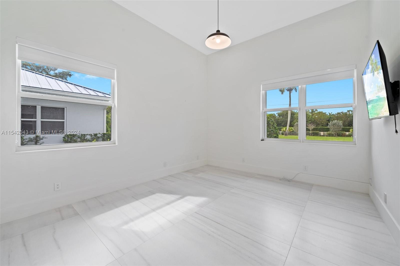 2400 SW 112th Ave