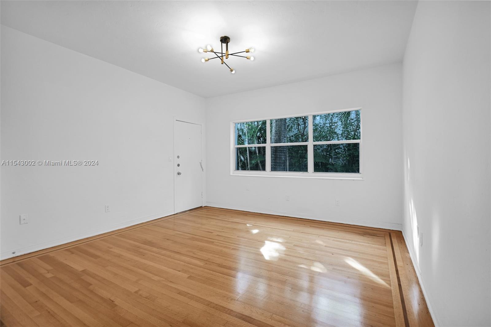 1536 Michigan Ave # 4