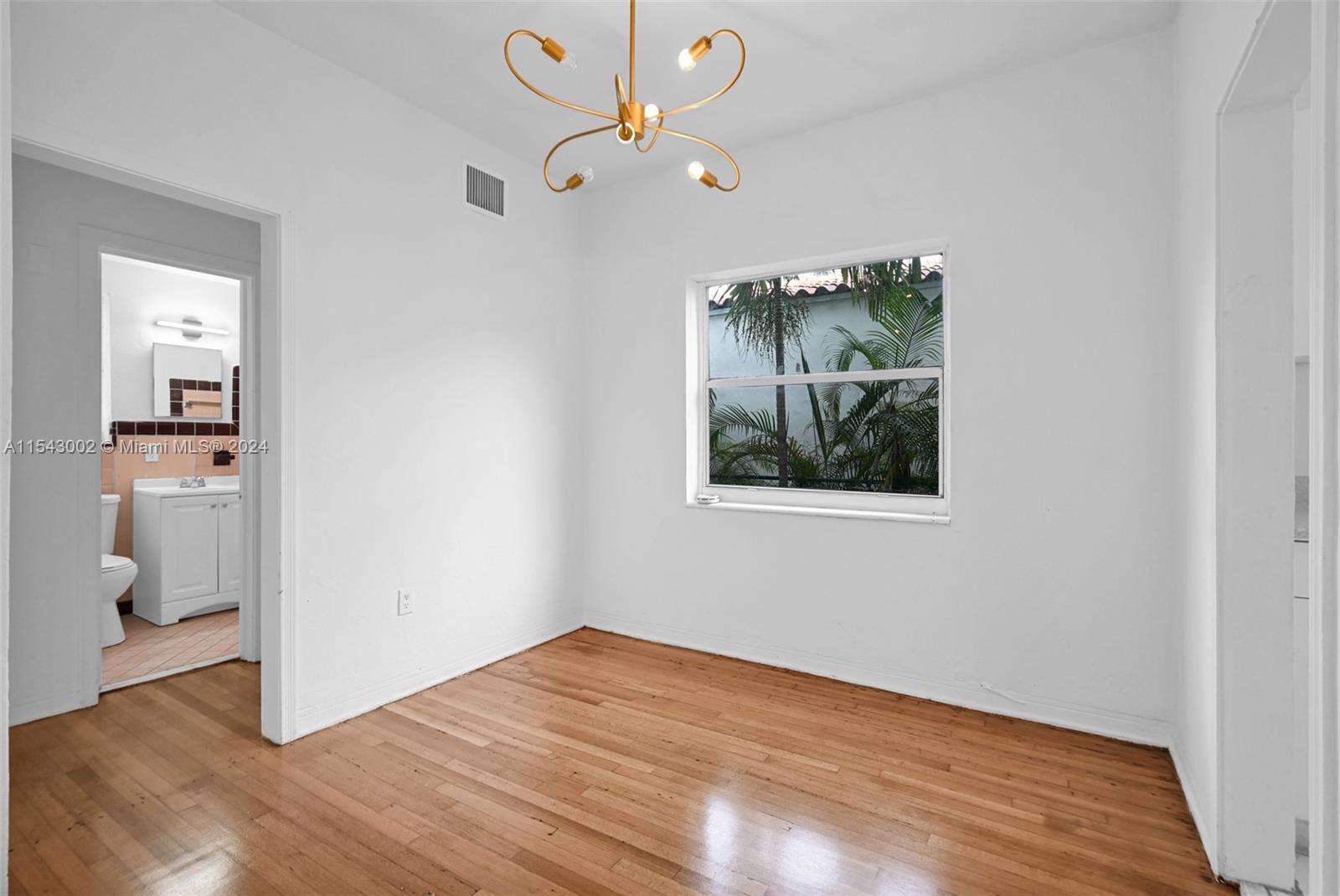 1536 Michigan Ave # 4
